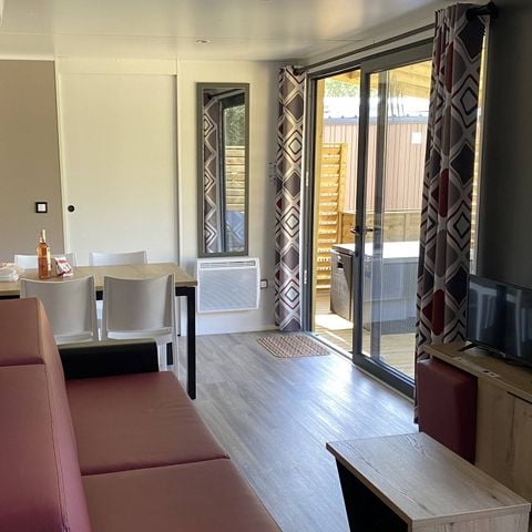 MOBILHOME 8 personnes - Mobil-home | Ultimate | 4 Ch. | 8 Pers. | Terrasse surélevée | 2 SDB | Clim. | TV