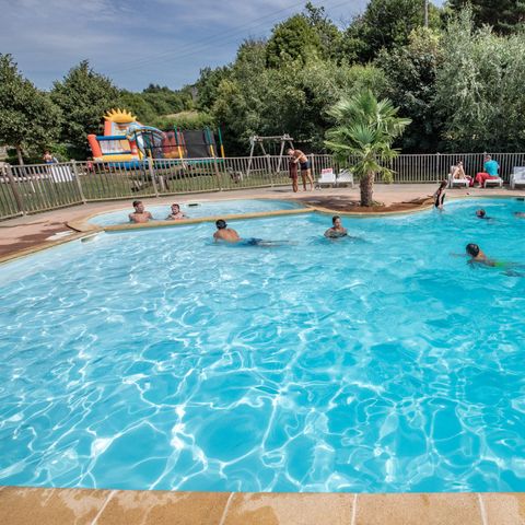 EMPLACEMENT - Forfait Nature (1 tente, caravane ou camping-car / 1 voiture)