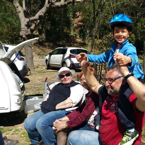 PLOT - Super Comfort Package : Pitch + car + 6A electricity + fridge rental