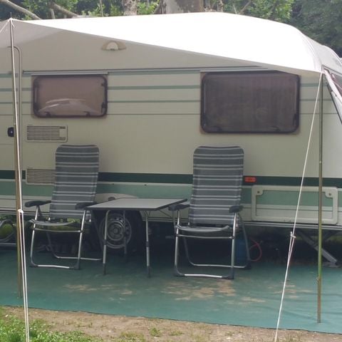 EMPLACEMENT - Forfait Super Confort : Emplacement + voiture+ électricité 6A + location frigidaire