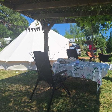 Emplacement - Forfait Premium tente / caravane 2/7 personnes - 10