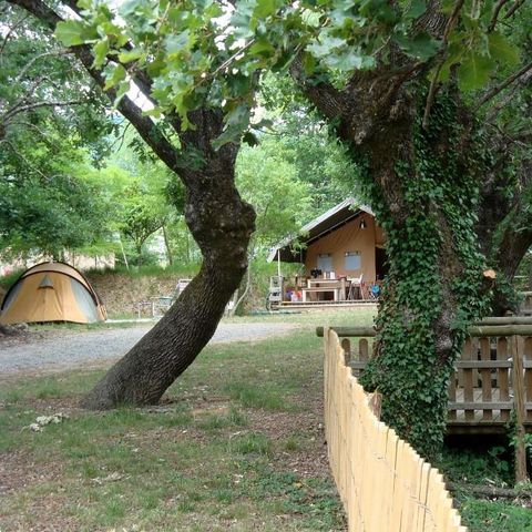 STAANPLAATS - Pakket Lanai tent/caravan + 10 A