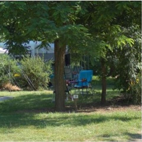 Stellplatz - Pauschale Stellplatz Standard Zelt / Wohnwagen, Auto + 10 A