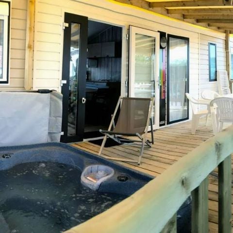 MOBILHOME 6 personas - EXCLUSIVO Jacuzzi de 3 dormitorios con suite principal