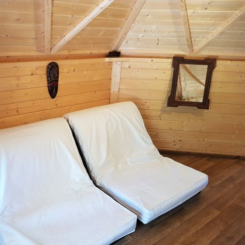 UNUSUAL ACCOMMODATION 4 people - Refuge - Hut spirit - Without water or sanitary facilities for 2/4 people,