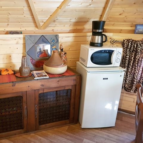 HÉBERGEMENT INSOLITE 4 personnes - Refuge - Esprit cabane - Sans eau ni sanitaire 2/4 places,