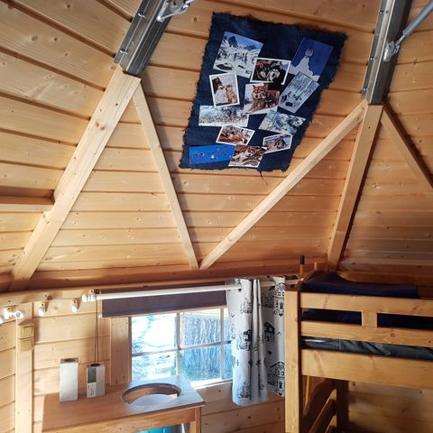 HÉBERGEMENT INSOLITE 6 personnes - Refuge - Esprit cabane - Sans eau ni sanitaire 4/6 places