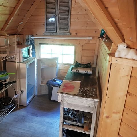 Insolite 6 personnes - Refuge - Esprit cabane - Sans eau ni sanitaire 4/6 places