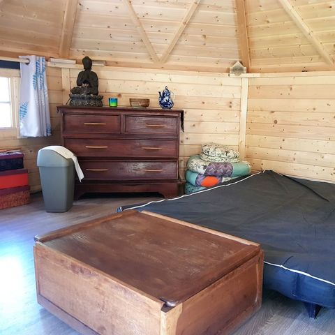 HÉBERGEMENT INSOLITE 3 personnes - Refuge - Esprit cabane  - Sans eau ni sanitaire 2/3 places