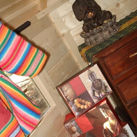 UNUSUAL ACCOMMODATION 3 people - Refuge - Hut spirit - Without water or sanitary facilities for 2/3 people