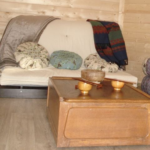 HÉBERGEMENT INSOLITE 3 personnes - Refuge - Esprit cabane  - Sans eau ni sanitaire 2/3 places