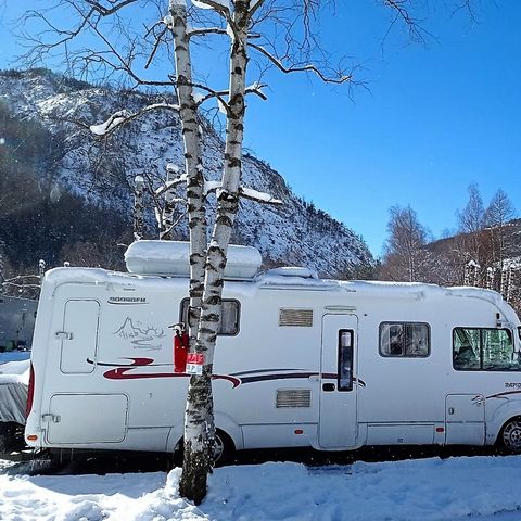 Stellplatz - Stellplatz Winter - Schneegeräumt