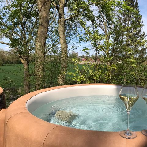 HÉBERGEMENT INSOLITE 2 personnes - Bulle en Bois de Chantilly, sans sanitaires, sans cuisine