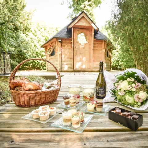 HÉBERGEMENT INSOLITE 2 personnes - Bulle en Bois de Chantilly, sans sanitaires, sans cuisine