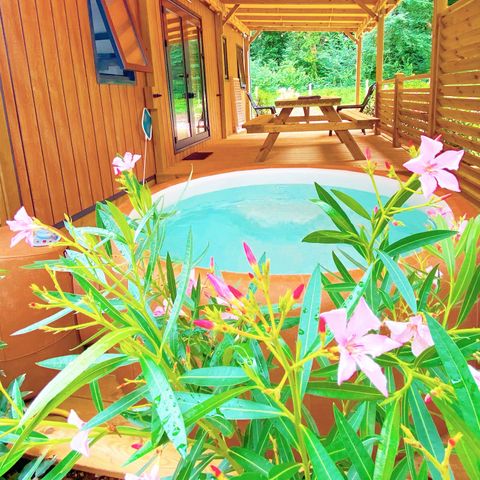 Mobilhome 8 personnes - AUBEPINE AVEC SPA +++ 3 chambres