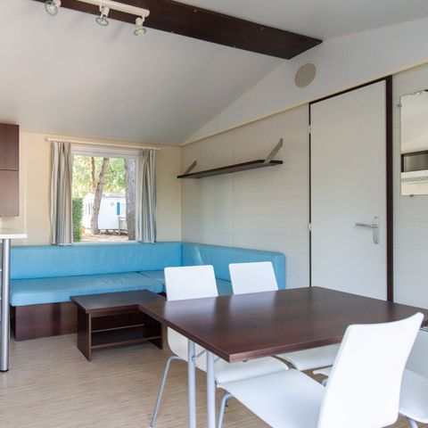 BUNGALOW 6 personnes - En arrivée samedi (4 adultes + 2 enfants)