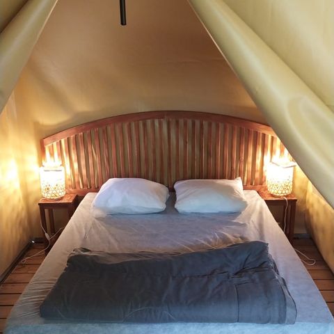 Tente en toile et en bois 4 personnes - Lodge sur pilotis Confort+ 30m² - Sans sanitaires