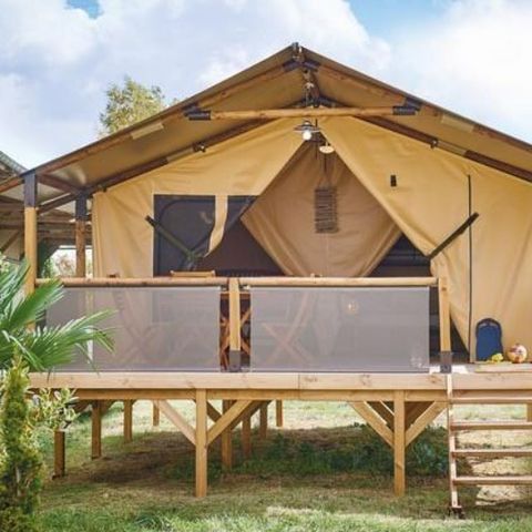 Canvas and wooden tent 4 persons - Lodge on stilts Comfort+ 30m² - Without sanitary facilities