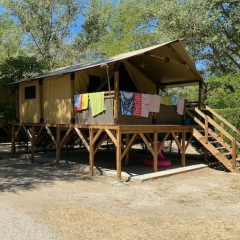 Tente en toile et en bois 4 personnes - Lodge sur pilotis Confort+ 30m² - Sans sanitaires