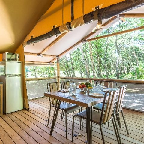 Canvas and wooden tent 5 persons - Lodge on stilts Comfort+ 46m².