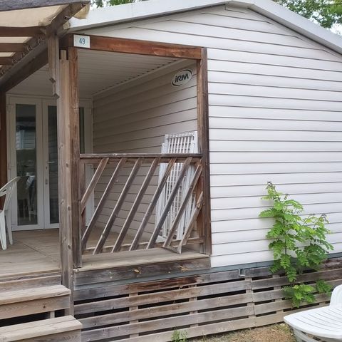 BUNGALOW 4 personnes - Loggia Confort 24m² (2 chambres) + Terrasse couverte + Clim