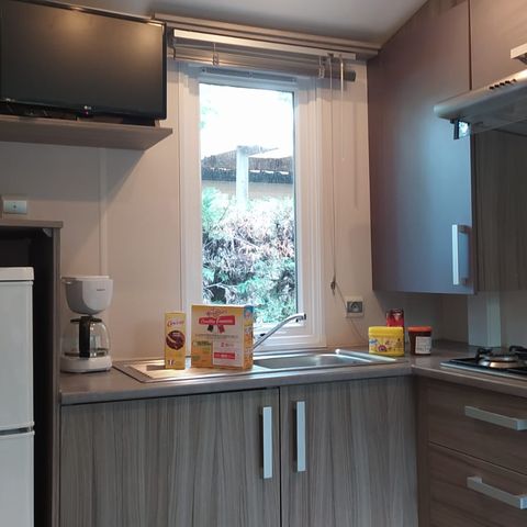 Mobilheim 4 personen - „Loggia Confort“ - 24 m² - 2 Schlafzimmer - Überdachte Terrasse - Klimaanlage - TV
