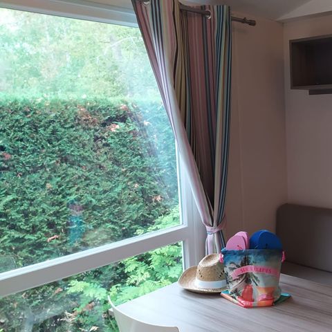 Mobilheim 4 personen - „Loggia Confort“ - 24 m² - 2 Schlafzimmer - Überdachte Terrasse - Klimaanlage - TV