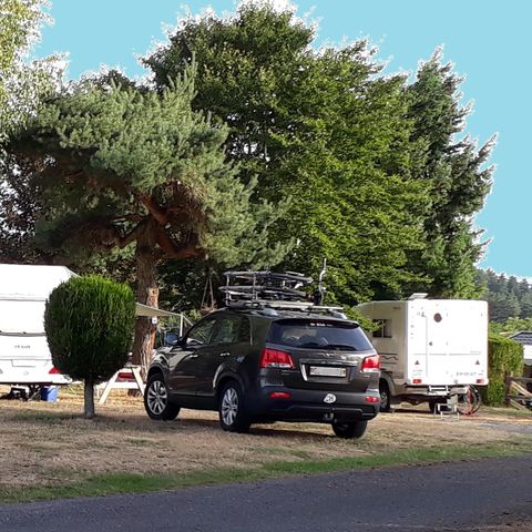 Stellplatz - für Wohnwagen, Zelte und Wohnmobile