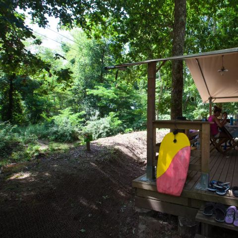 Tienda de lona y madera 4 personas - Eco (sin instalaciones sanitarias)