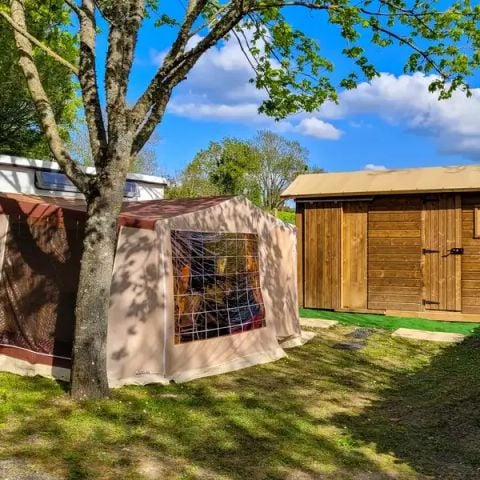 Parcela - Paquete Freecamp Premium (16A + TV): Baño privado + cocina americana