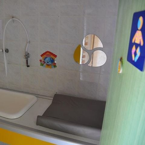 PARCELA - Paquete confort electricidad 6A (1 tienda, caravana o autocaravana / 1 coche)