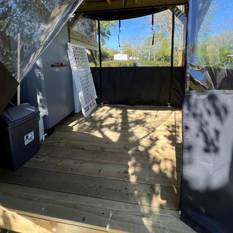 UNIEKE ACCOMMODATIE 2 personen - D'Tente DKbane 12m² INSOLITE - 1 kamer + terras (geen sanitair)