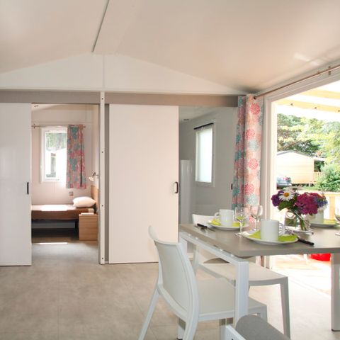 Stacaravan 4 personen - Confort PMR 29m² - 2 kamers - Overdekt terras - TV