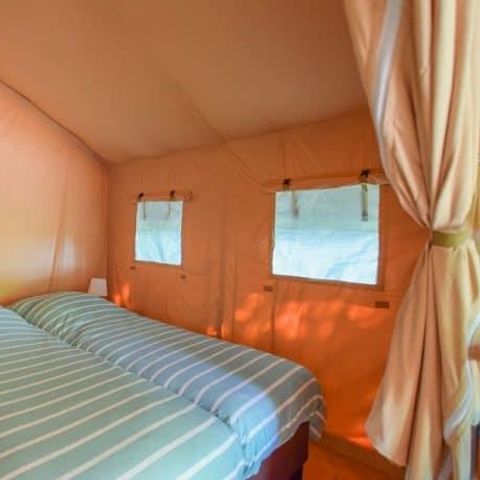 Tente en toile et en bois 5 personnes - LODGE NATURE 35 m²