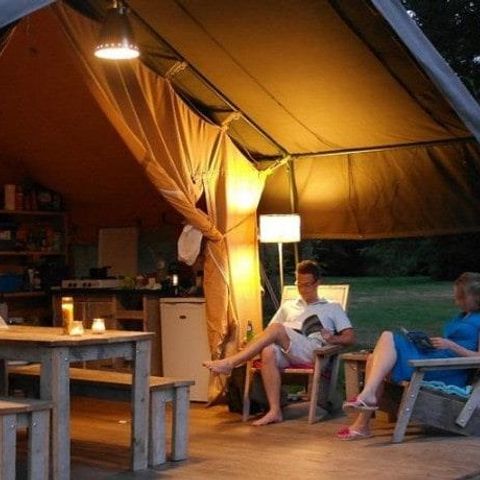 Tente en toile et en bois 5 personnes - LODGE NATURE 35 m²