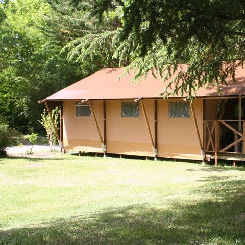 Canvas and wooden tent 5 persons - VIP LODGE 55 m² (55 m²)
