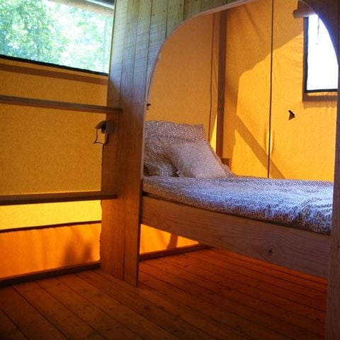 Tente en toile et en bois 5 personnes - LODGE VIP 55 m²