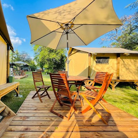 Canvas and wooden tent 5 persons - Safari tent (without sanitary facilities)