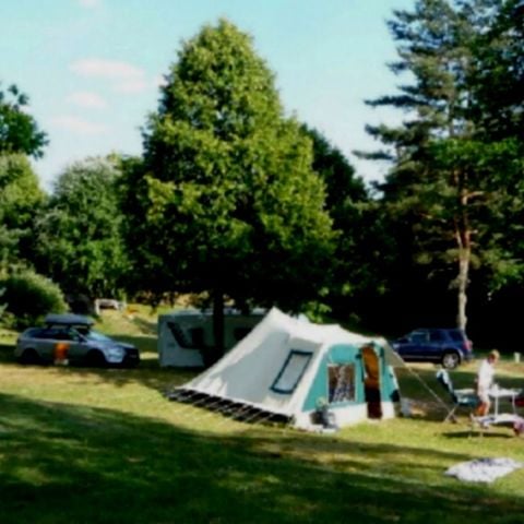Kampeerplaats - Kaal veld zonder elektriciteit