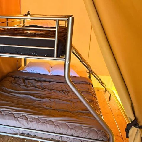 BUNGALOW IN TELA 5 persone - 3 stanze 5 persone senza servizi igienici