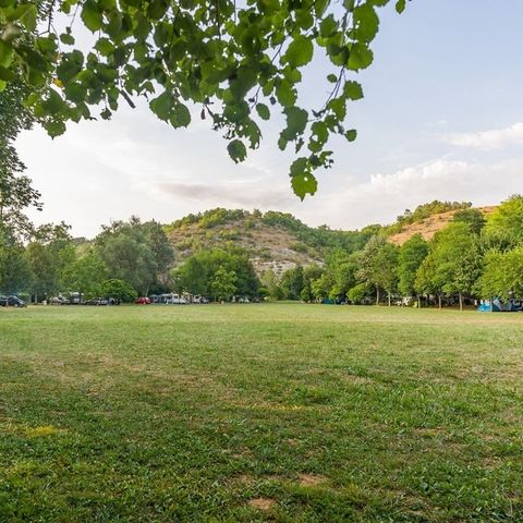 PLOT - Pitch + 1 car + tent, caravan or motor home