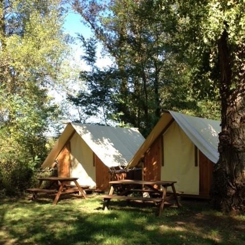 Tente en toile et en bois 2 personnes - Tente TIPIC aménagée avec 2 lits