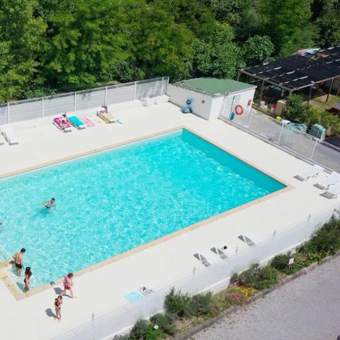 Flower Camping Le Plan d'eau - Camping Ardèche