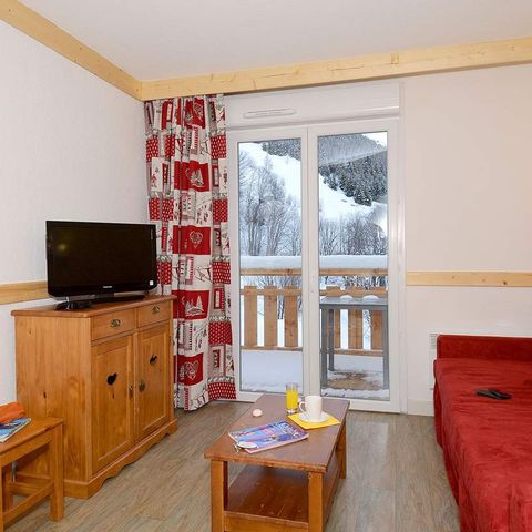 APARTMENT 4 people