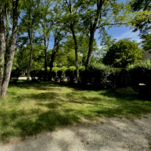 PARCELA - Campo desnudo 2-6 pers