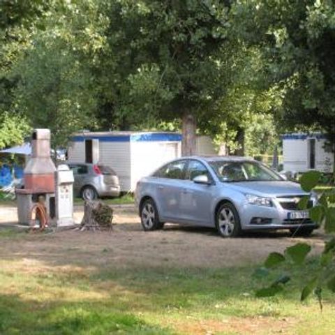 Stellplatz - Stellplatz + 1 Fahrzeug + Strom