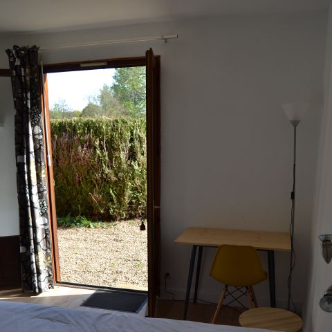 BEDROOM 2 people - Single-storey motel without kitchen