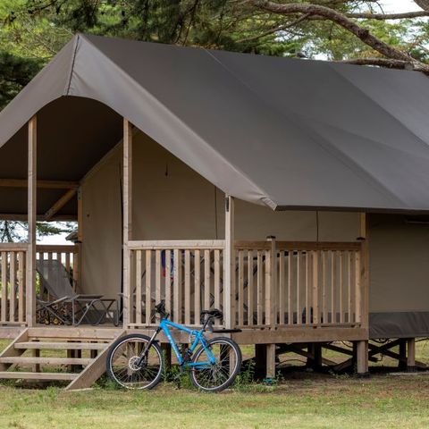 TIENDA DE LONA Y MADERA 4 personas - Tienda de campaña Comfort Lodge sin instalaciones sanitarias - 2 dormitorios