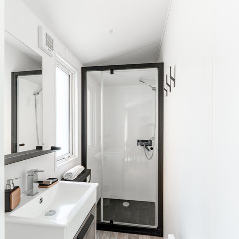Mobile home 6 persons - Premium mobile home 33m² (3 bedrooms) + Dishwasher + 160cm bed + 15m² semi-covered terrace