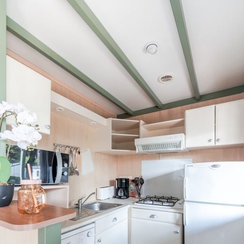 Chalet 4 personen - Chalet Premium 35m² (2 kamers) + Airconditioning + Afwasmachine + Overdekt terras 12m² + Privé parkeerplaats